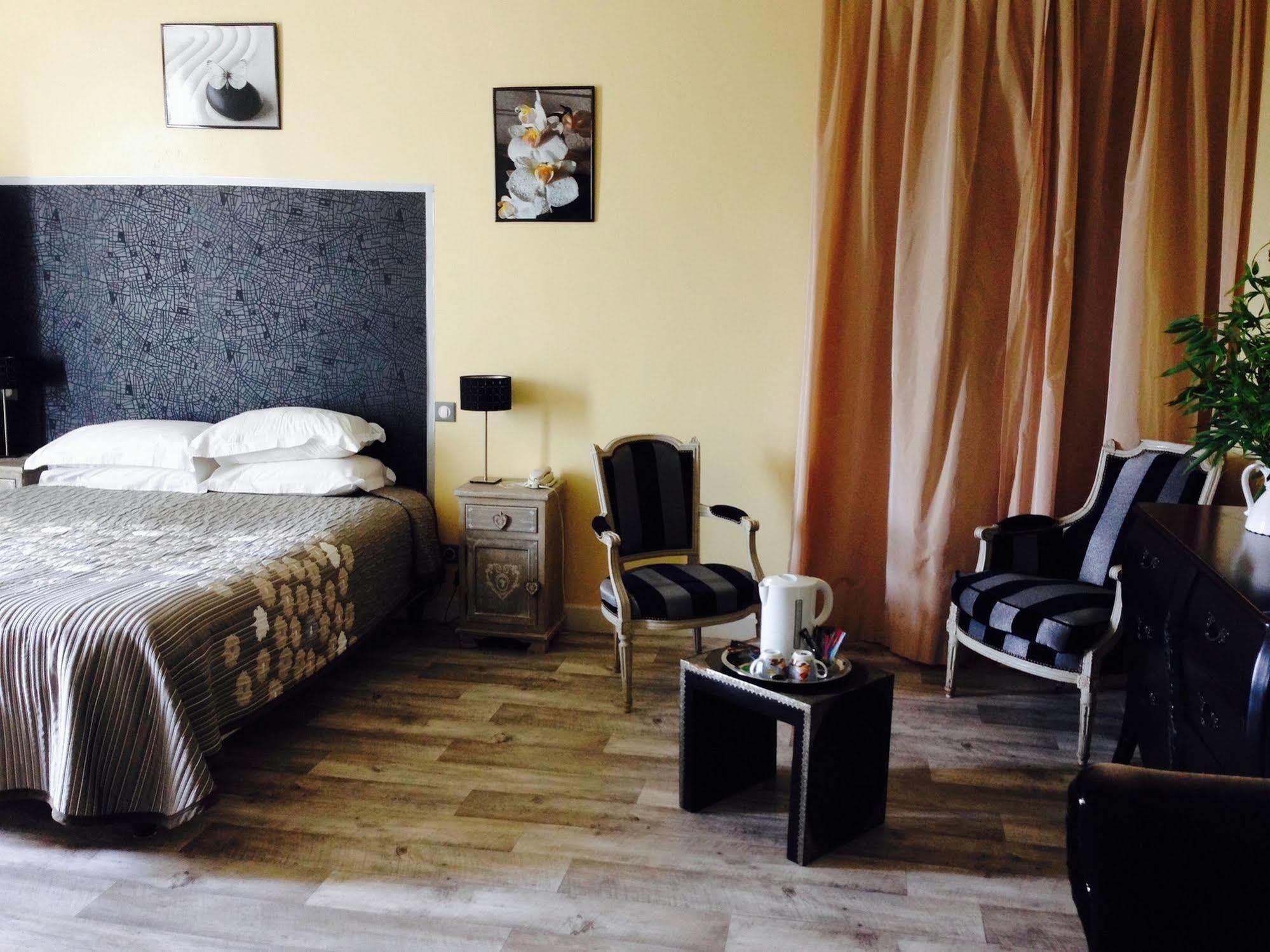 Hotel La Villa Saint Pierre d'Irube Bagian luar foto