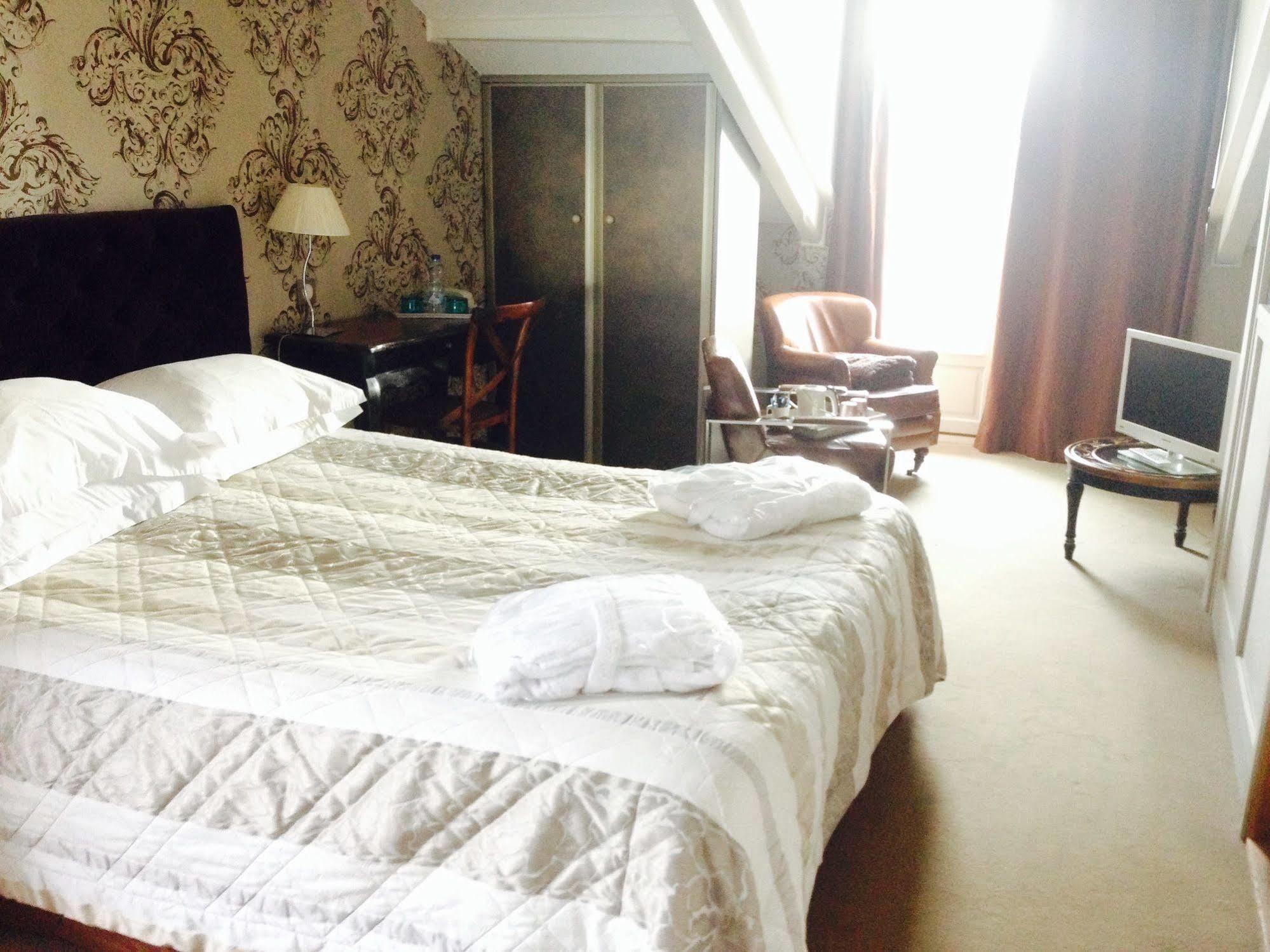 Hotel La Villa Saint Pierre d'Irube Bagian luar foto