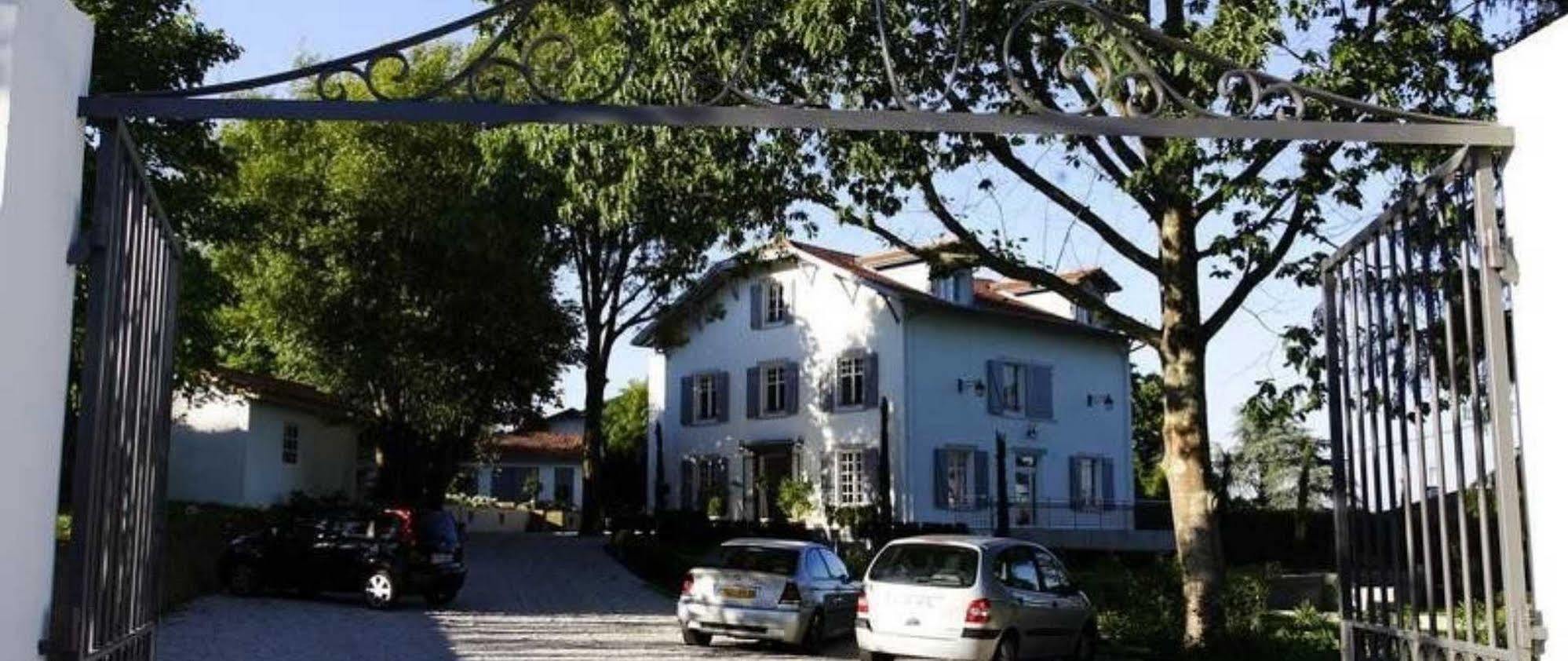 Hotel La Villa Saint Pierre d'Irube Bagian luar foto