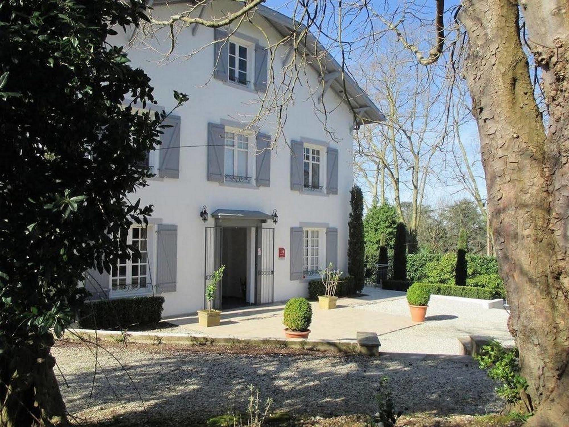 Hotel La Villa Saint Pierre d'Irube Bagian luar foto