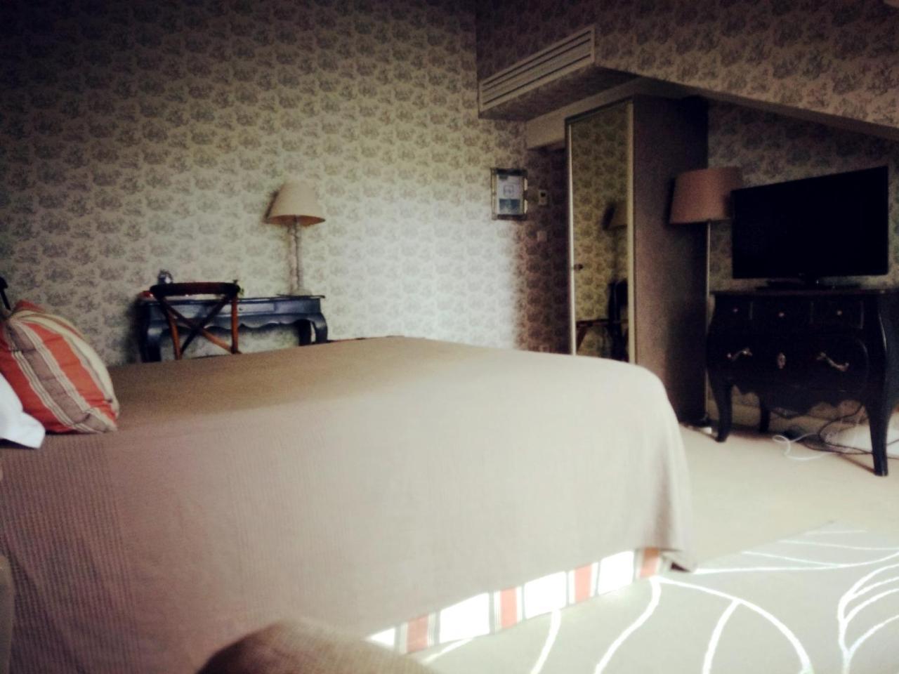Hotel La Villa Saint Pierre d'Irube Bagian luar foto